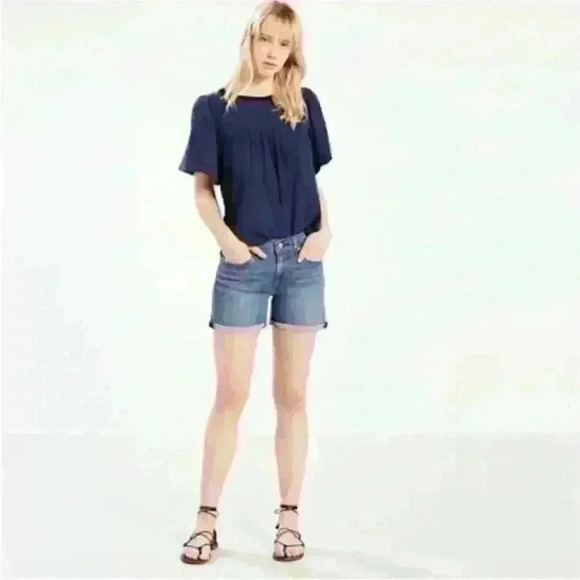 Levi's- Women's Mid- Length Jean Shorts Size
24 EUC! - Picture 2 of 12